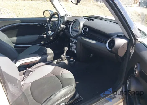 2010 Mini Cooper S z USA, uszkodzony, nr VIN WMWMF7C55ATZ71881